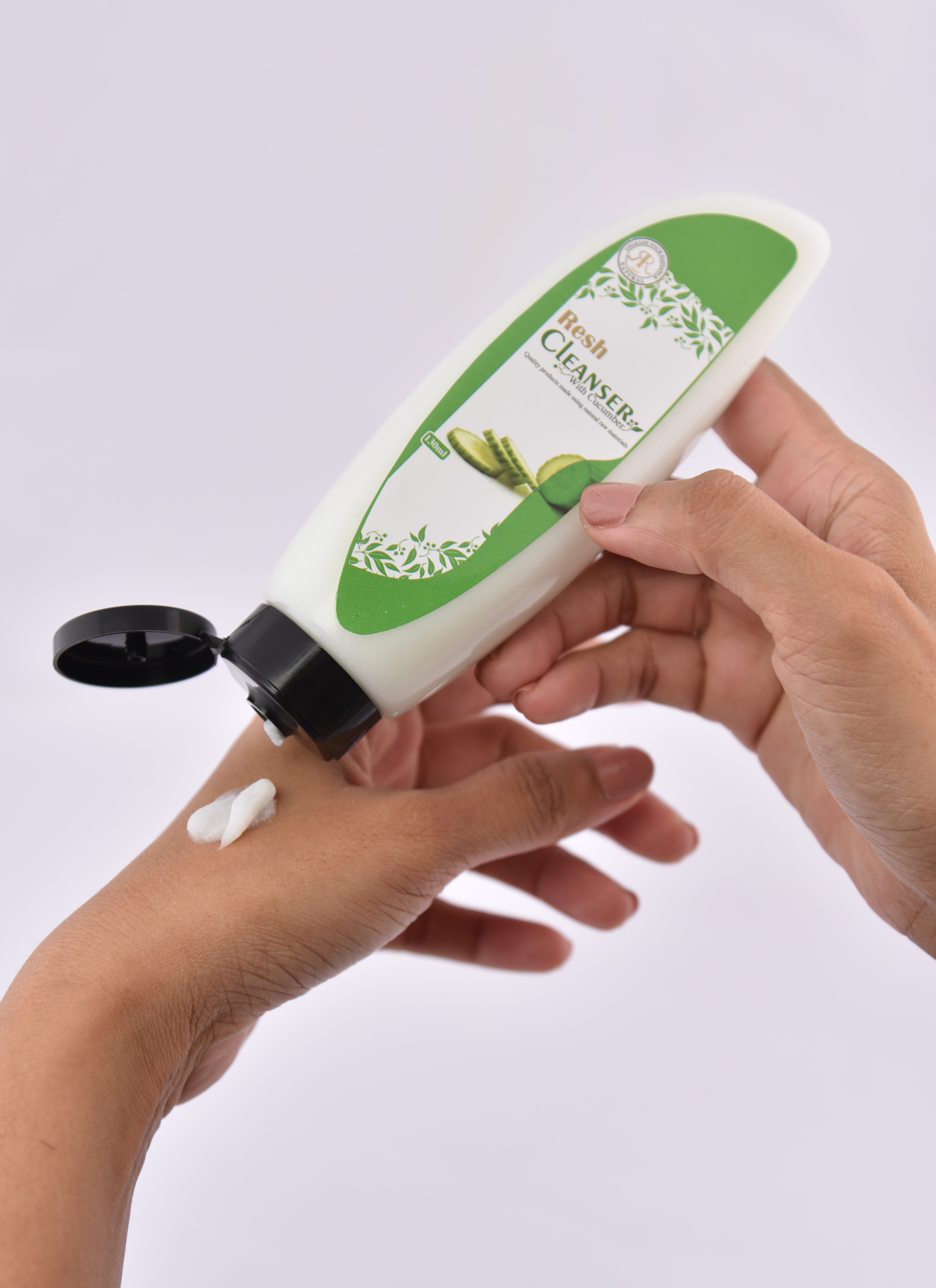 RESH CLEANSER WITH CUCUMBER130ml
