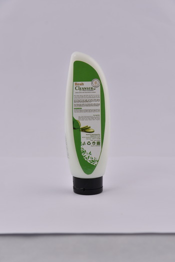 RESH CLEANSER WITH CUCUMBER130ml
