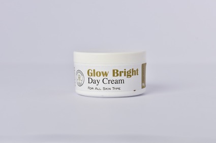 RESH GLOW BRIGHT DAY CREAM 50g