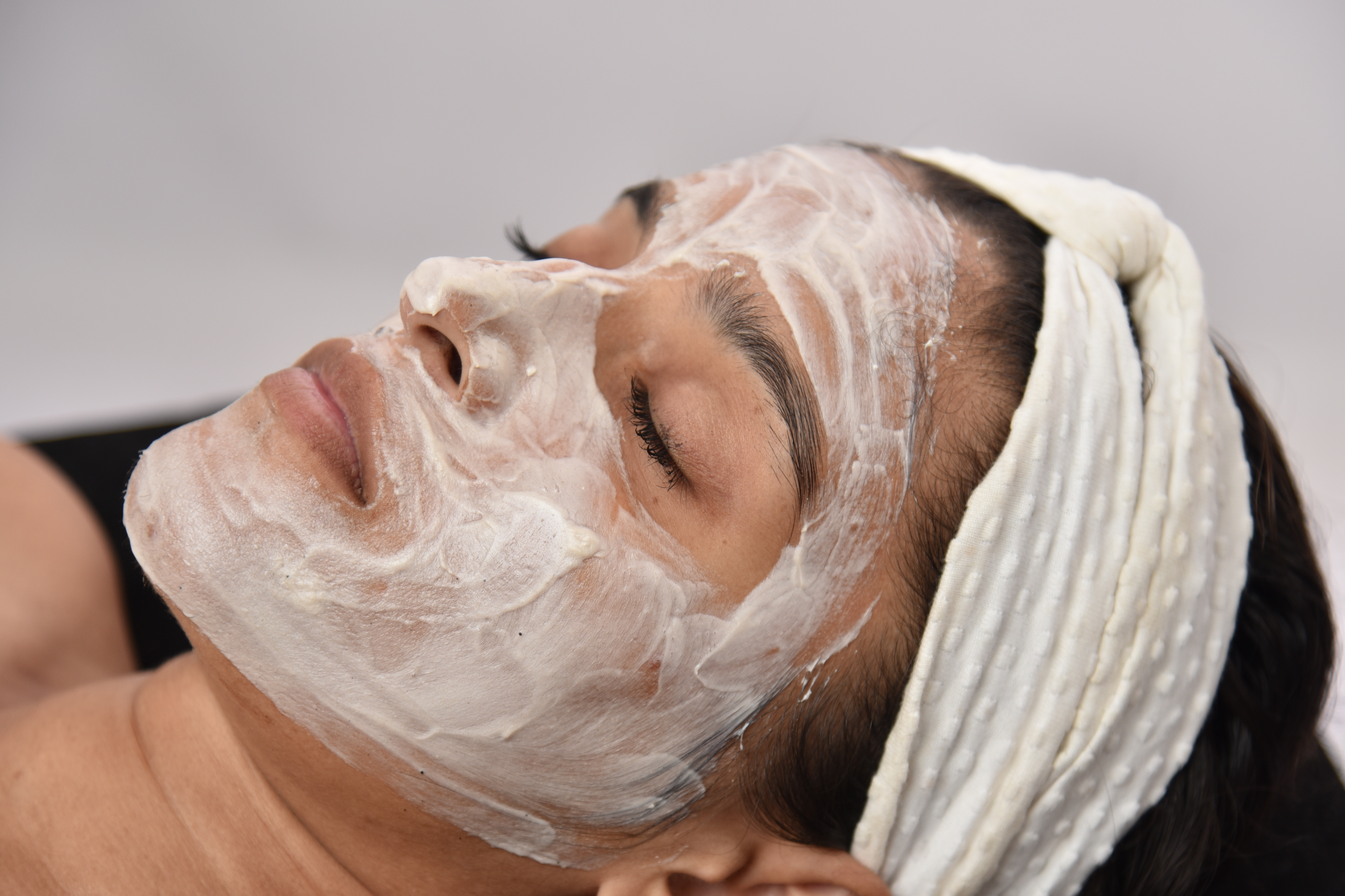 RESH FACIAL MUD PACK WITH MULTHANI MITTI130ml